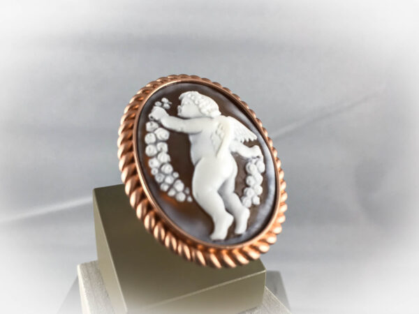 Anello in argento rosato con Cameo che raffigura un puttino
