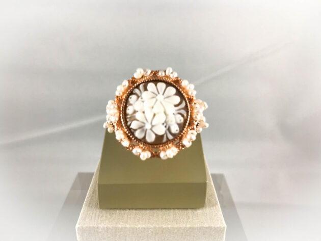 Anello con Cameo Fiori e microperle