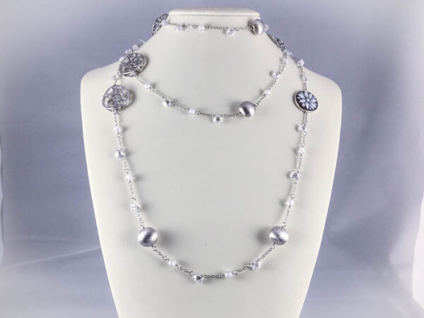 Collana lunga in Argento con Cristalli di Rocca e Camei
