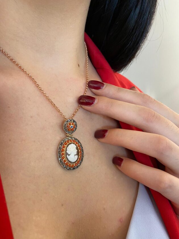 Collana Cameo Italiano con coralli